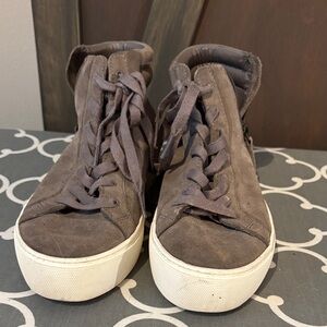 UGG Stylish Gray High-Top Sneakers